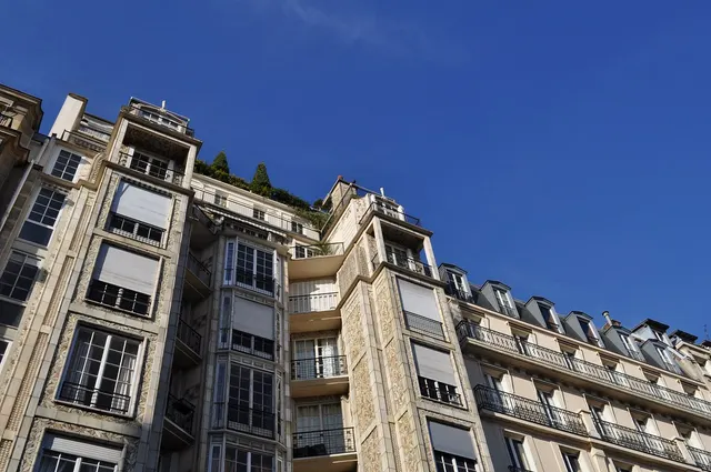 Logement : l'État prépare des loyers plafonnés sur terrains publics pour les jeunes et les étudiants